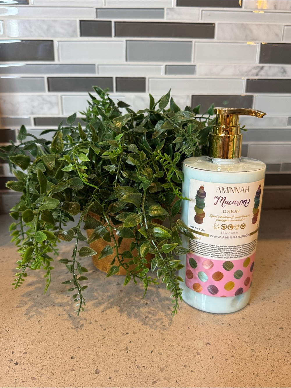 AMINNAH - Macaron Body Lotion